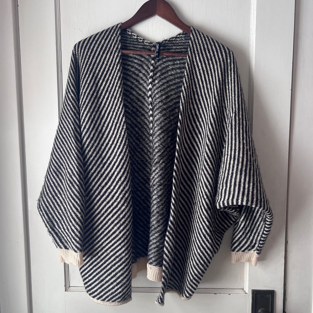O'Neill Women's Black‎ White Chevron Knit Open Front Kimono Cardigan OS